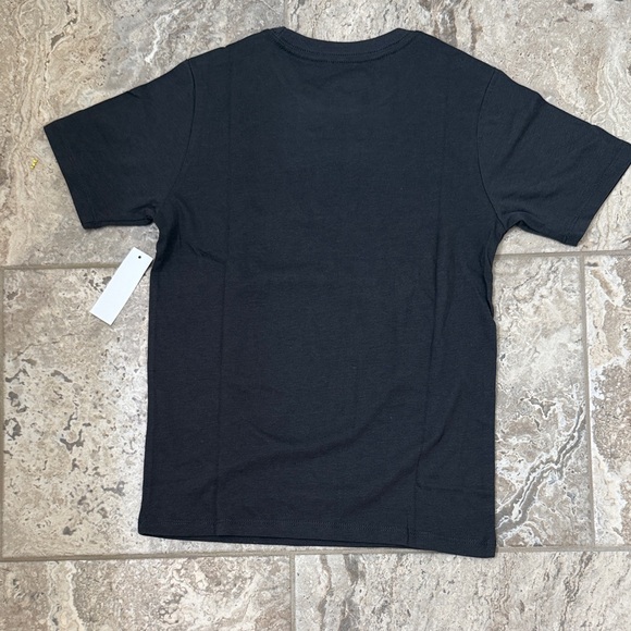 NWT Size Medium (8) Hot Wheels Thrill Seeker Black Graphic Tee - Picture 2 of 2